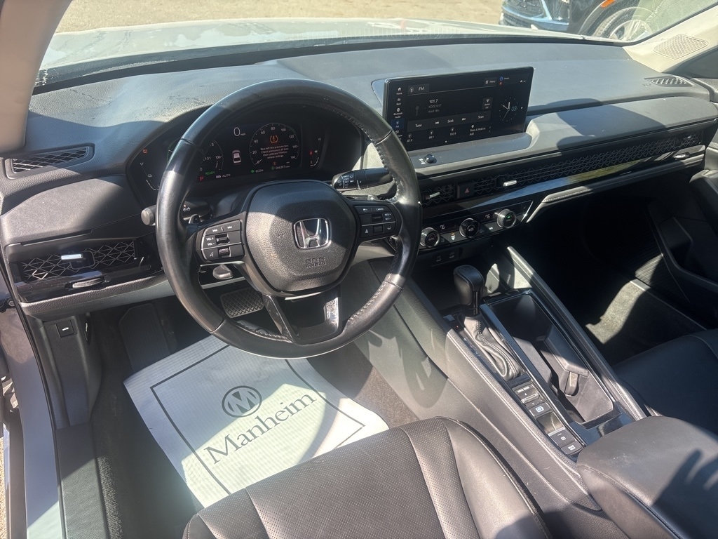 2024 Honda Accord EX-L Hybrid photo 17