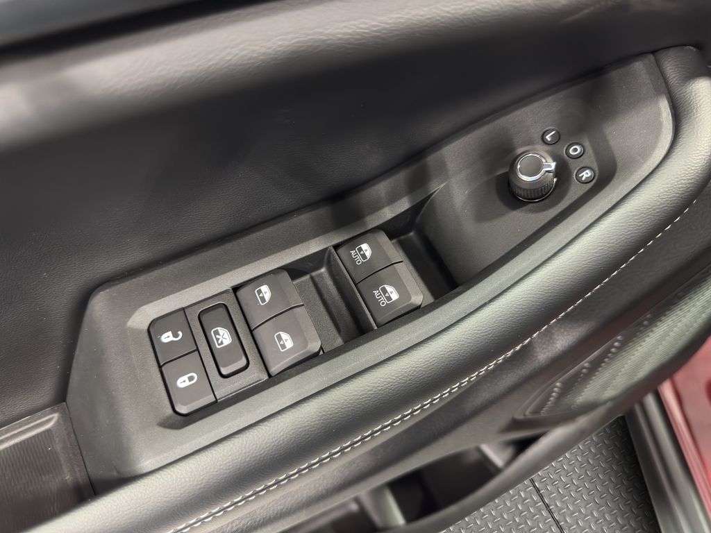 2025 Jeep Grand Cherokee Laredo Altitude photo 11