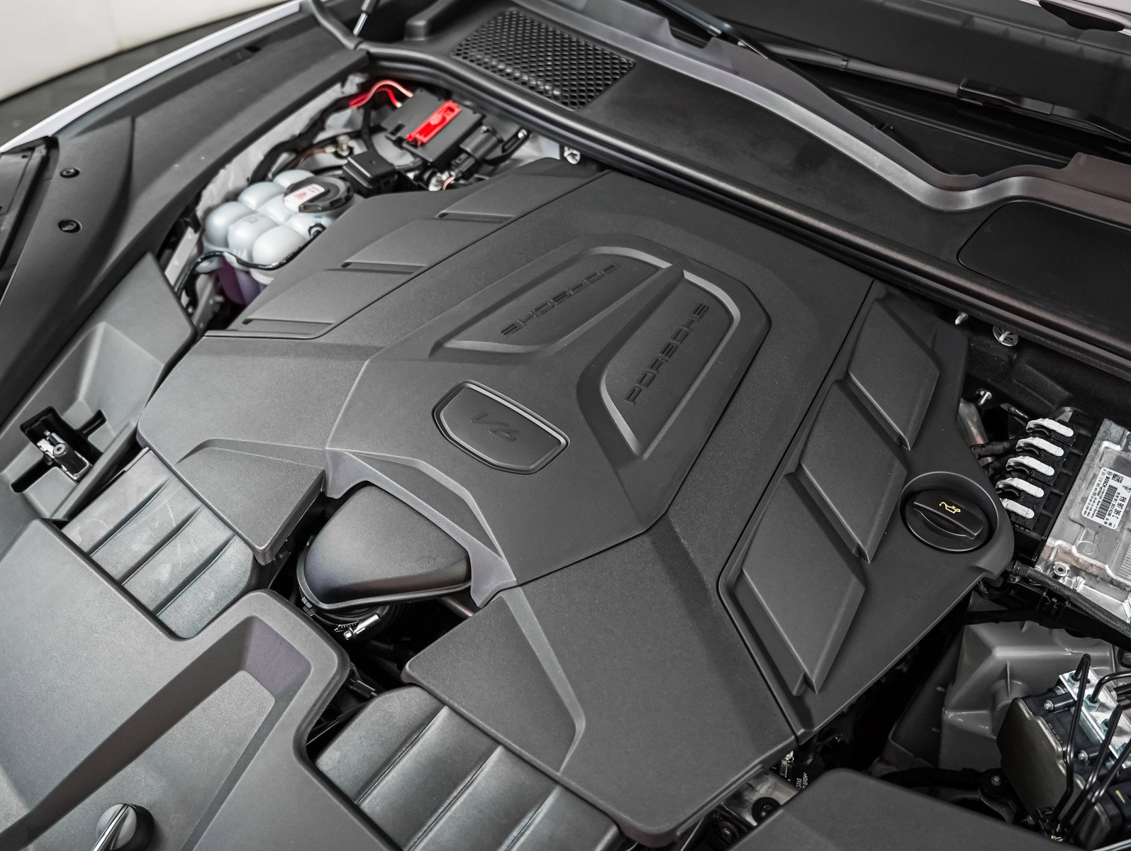 2026 Porsche Cayenne photo 12