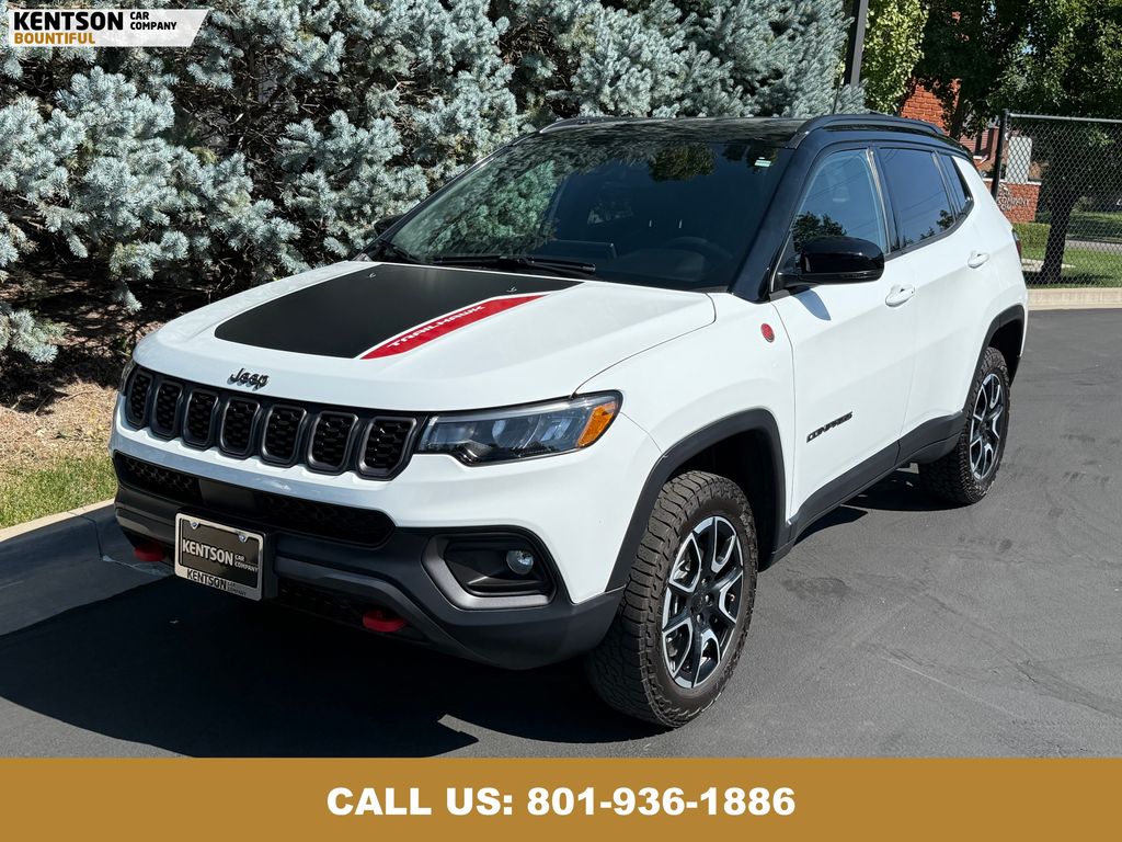 2024 Jeep Compass Trailhawk photo 3