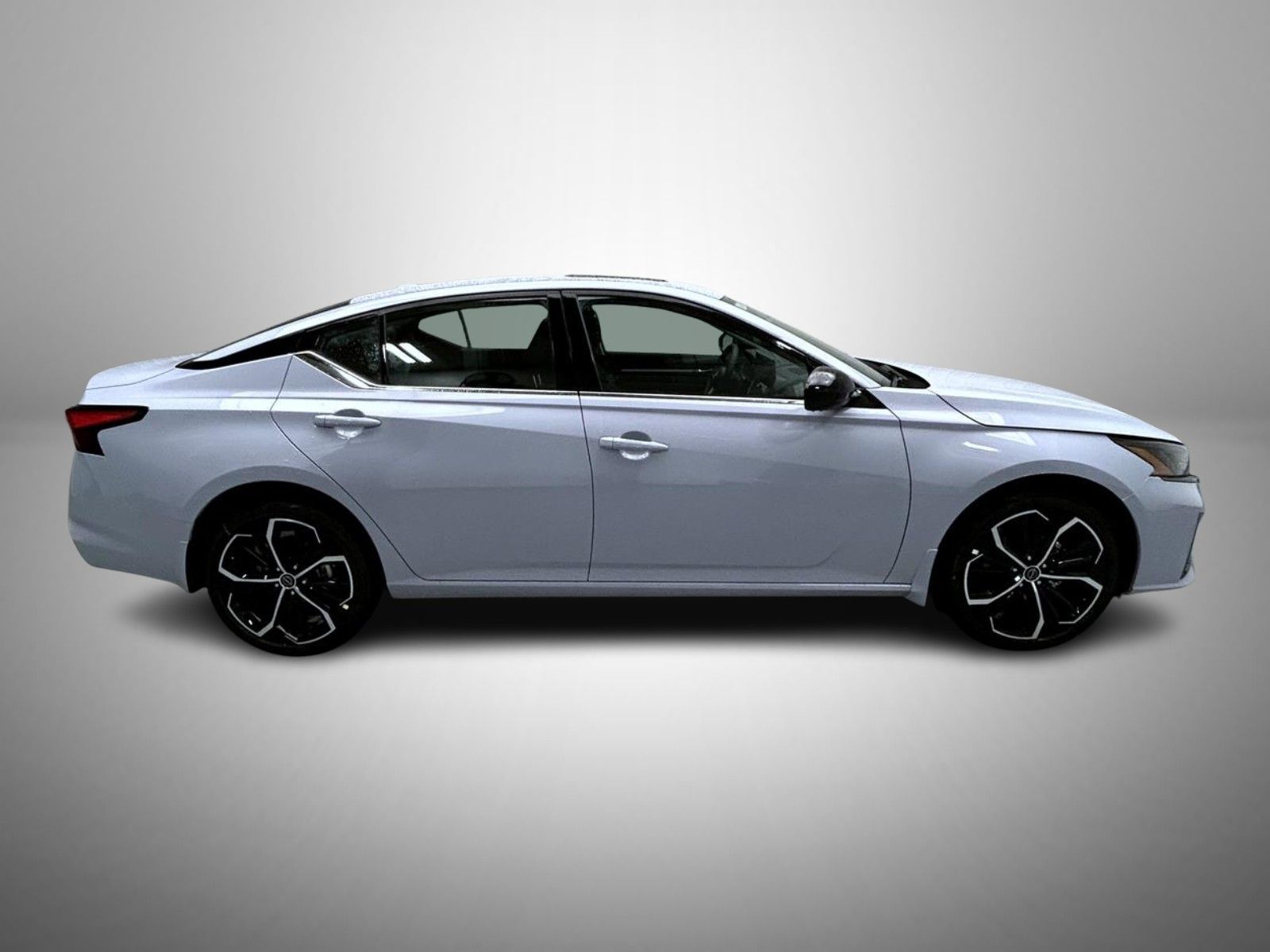 2025 Nissan Altima 2.5 SR photo 4