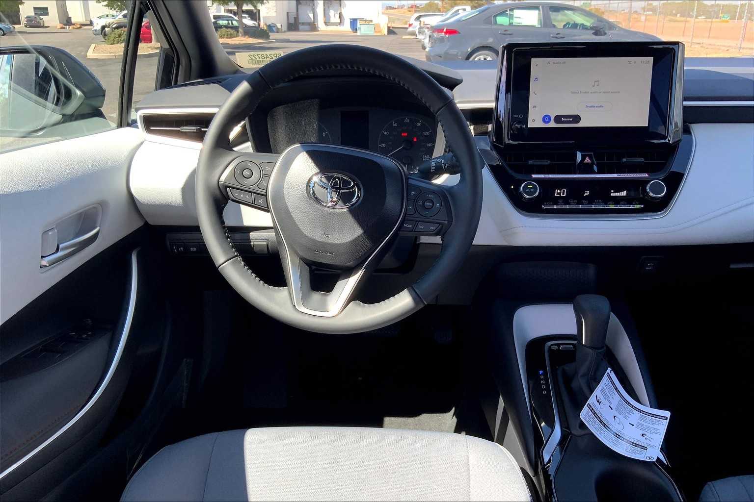 2025 Toyota Corolla SE photo 5