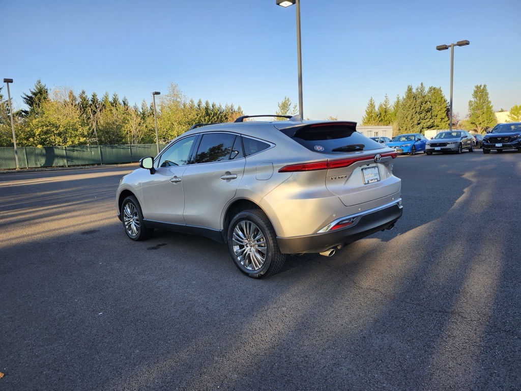 2022 Toyota Venza XLE photo 5