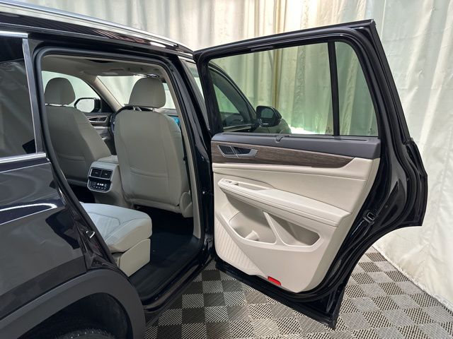 2025 Volkswagen Atlas SEL Premium R-Line photo 29