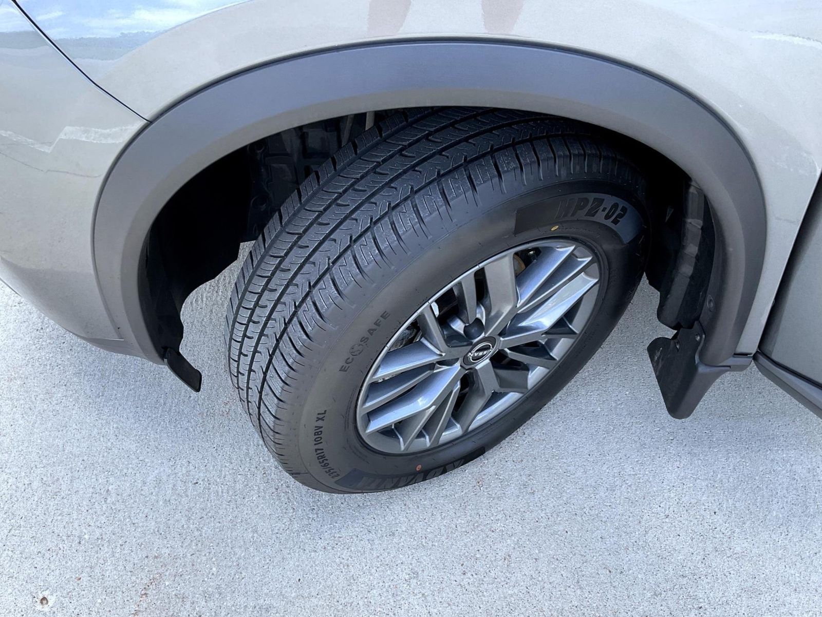 2023 Nissan Rogue S photo 24