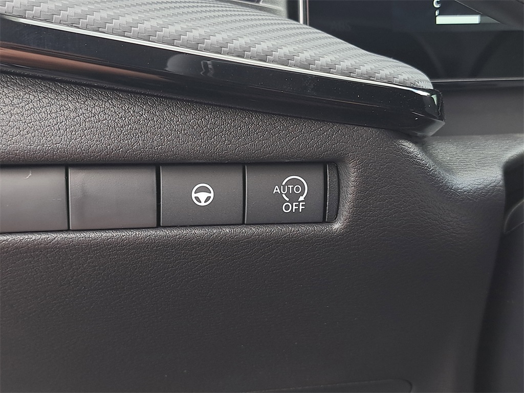 2026 Nissan Kicks SR photo 23