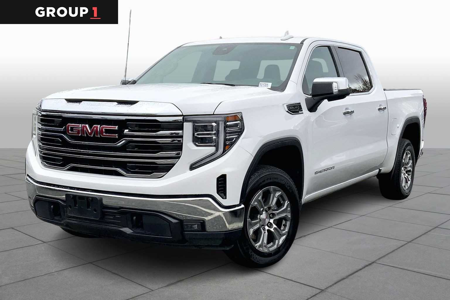 2025 GMC Sierra 1500 SLT's photo