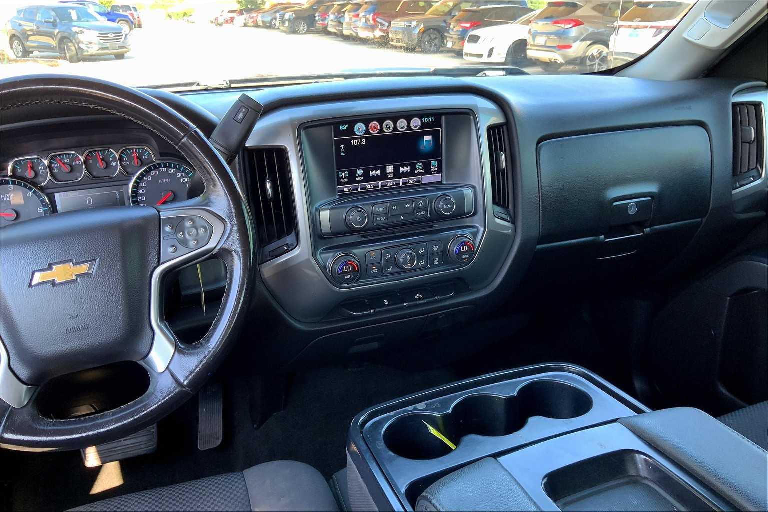 2018 Chevrolet Silverado 1500 LT photo 4