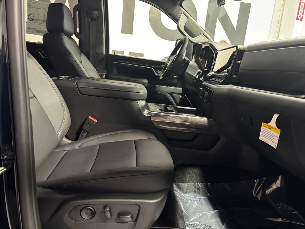 2025 Chevrolet Silverado 2500HD LTZ photo 23