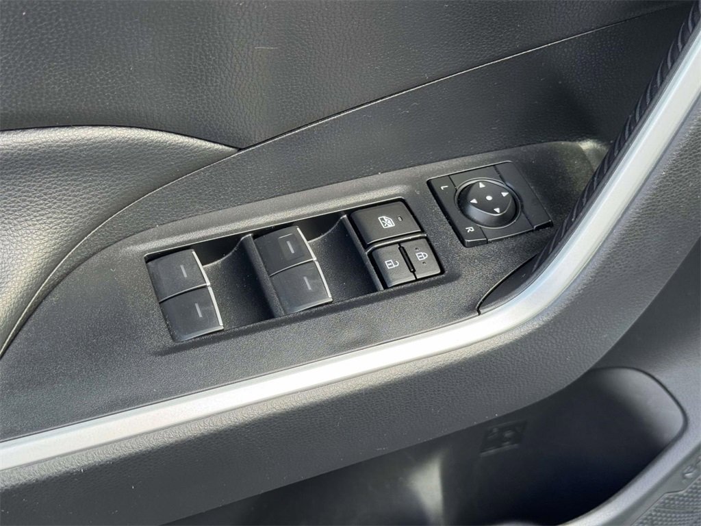2024 Toyota RAV4 Hybrid XLE photo 14