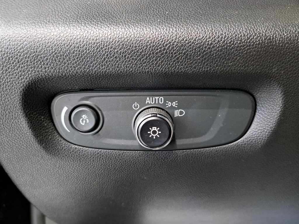 2023 Chevrolet Traverse LS photo 12