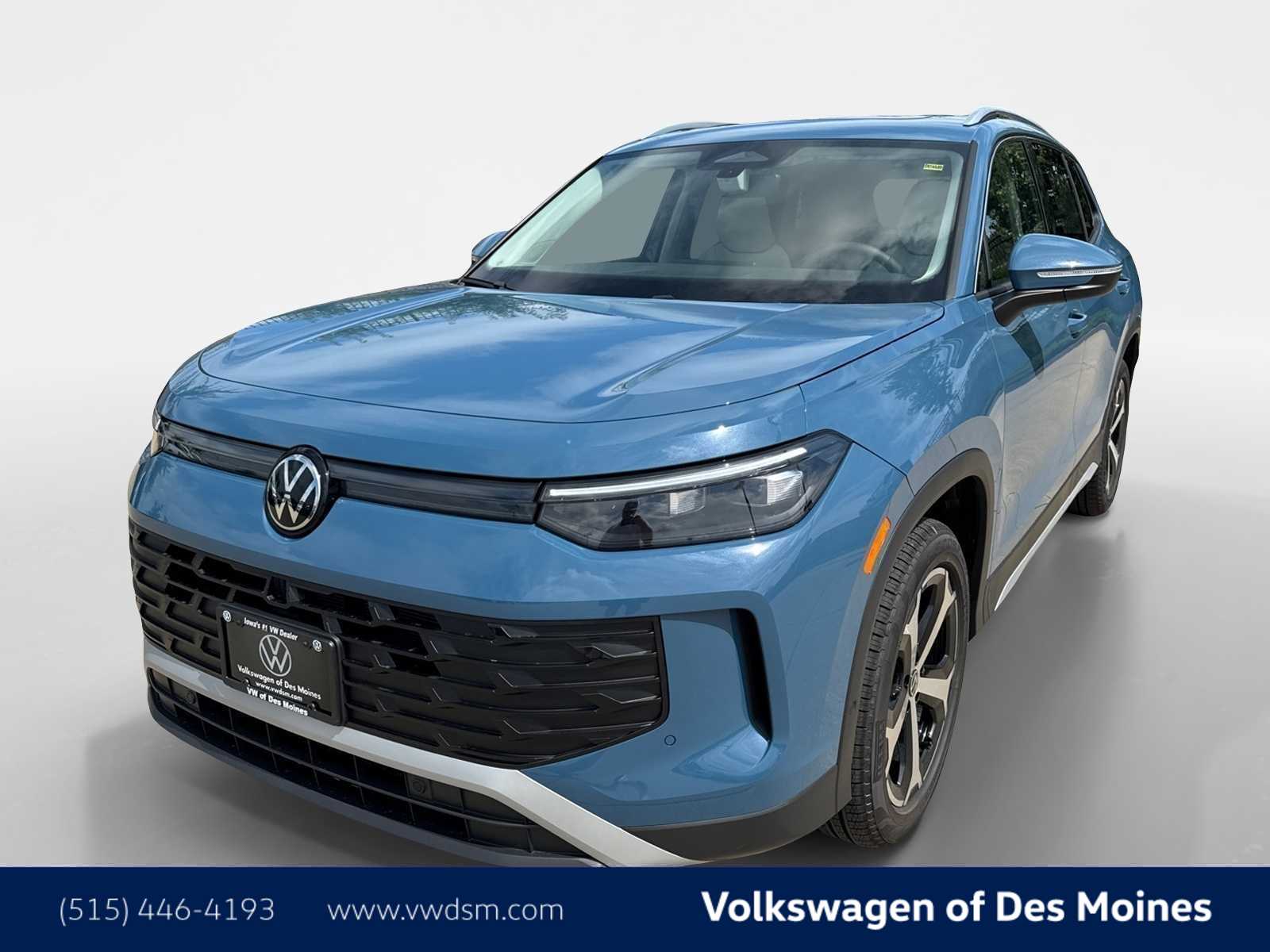 2025 Volkswagen Tiguan SE's photo