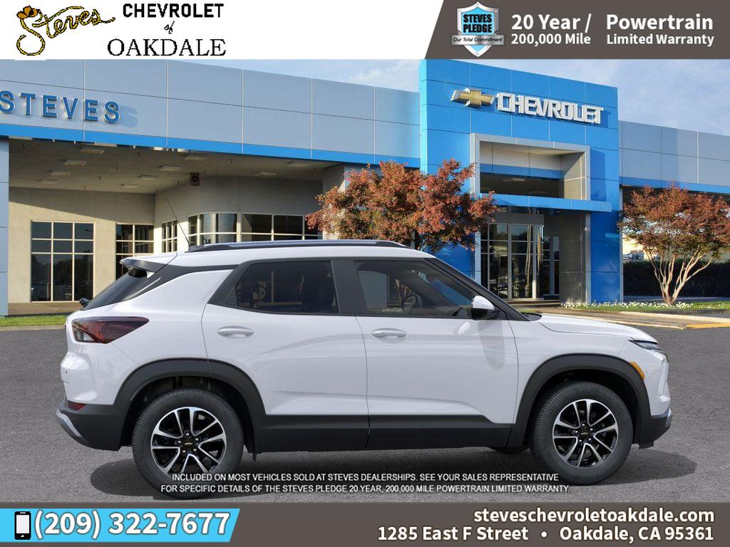 2026 Chevrolet Trailblazer LT photo 2