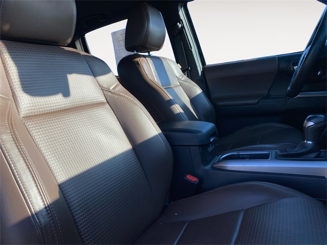 2020 Toyota Tacoma Limited photo 15