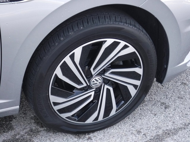 2020 Volkswagen Jetta SEL photo 4
