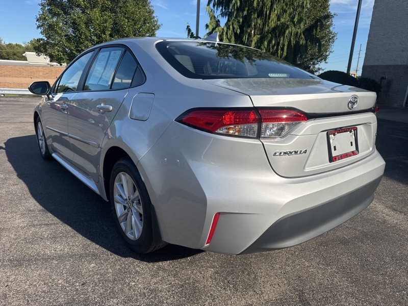 2025 Toyota Corolla LE photo 5