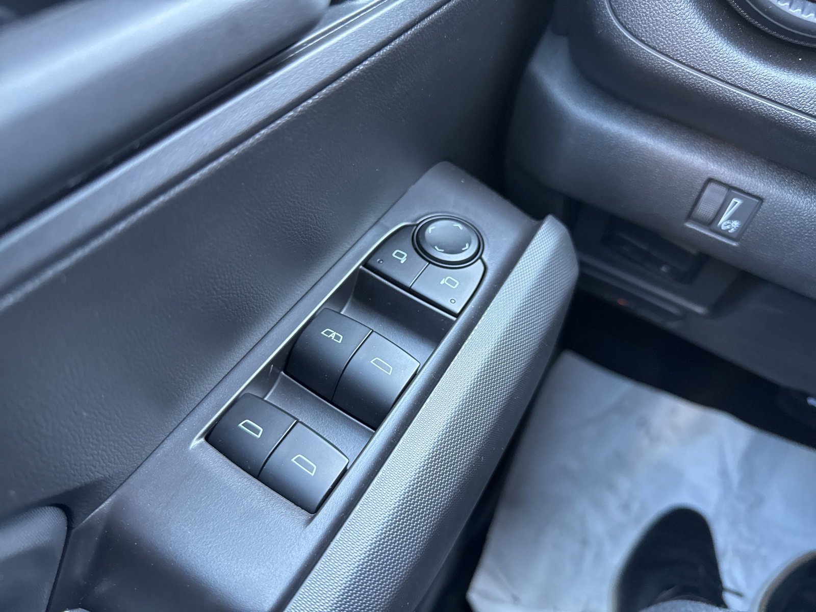 2025 Chevrolet Colorado Trail Boss photo 29
