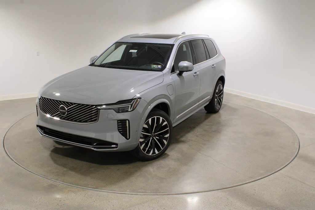 2026 Volvo XC90 Plus's photo