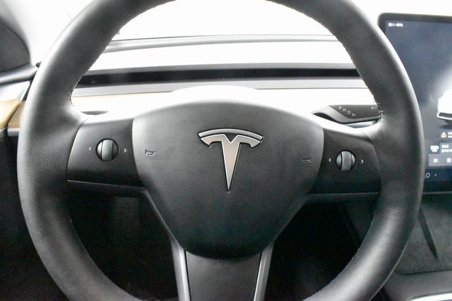 2024 Tesla Model Y Long Range photo 19