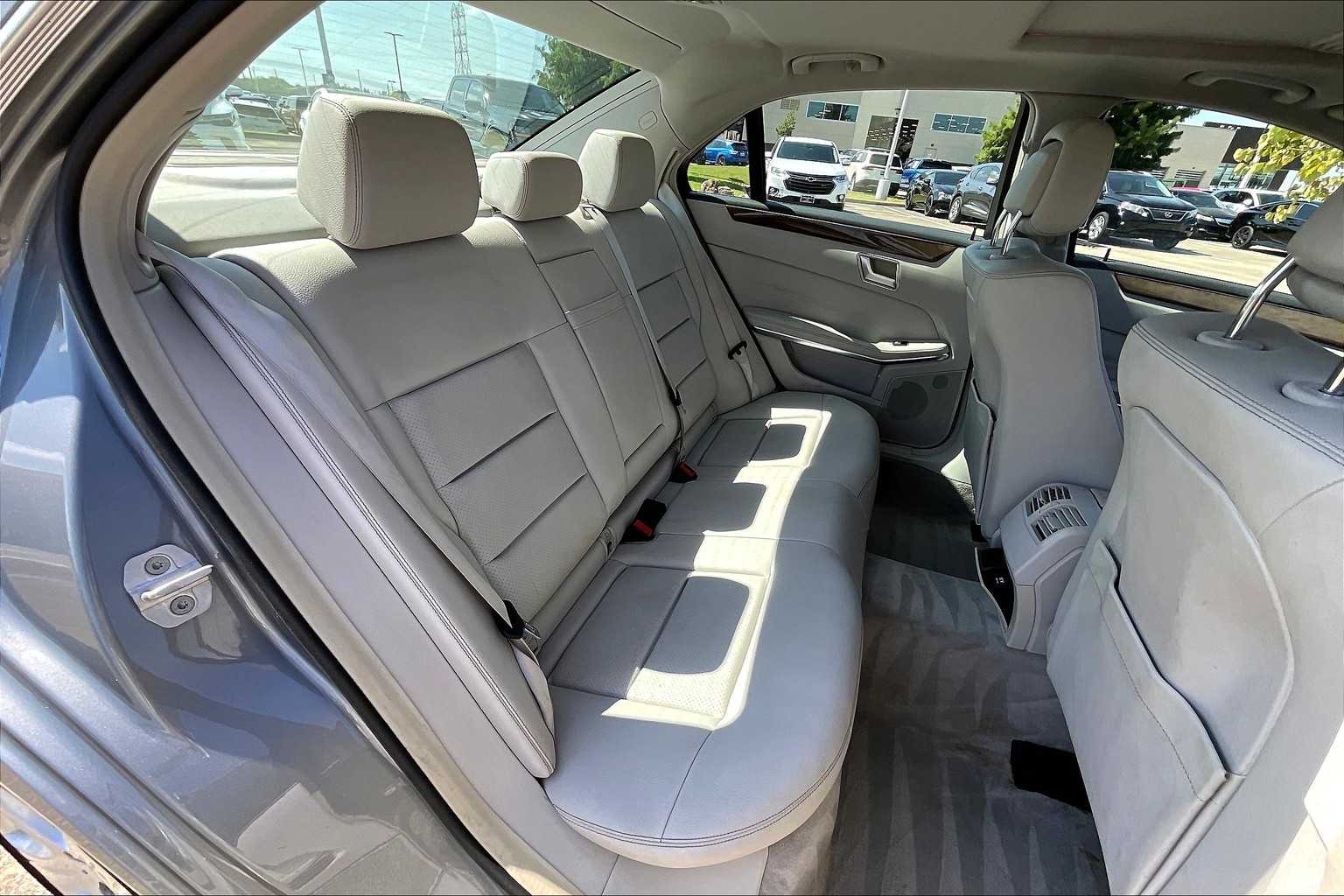 2014 Mercedes Benz E 350 photo 16