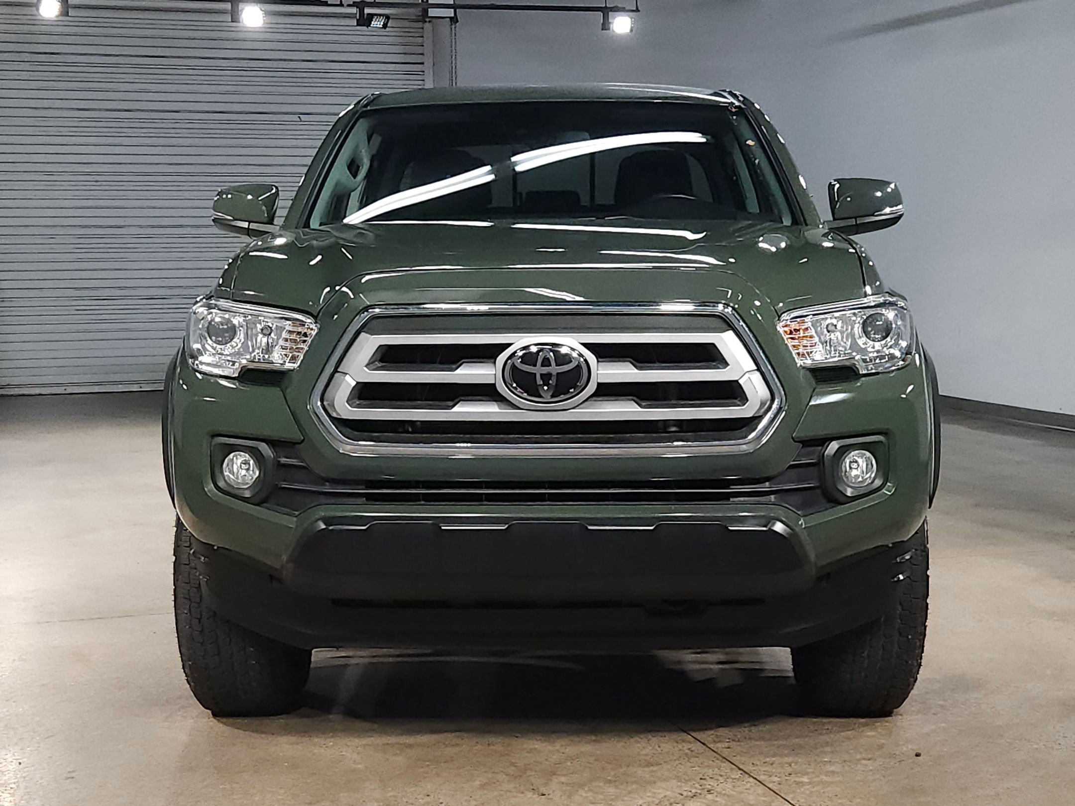 Used 2021 Toyota Tacoma SR5 with VIN 5TFCZ5ANXMX247629 for sale in Little Rock
