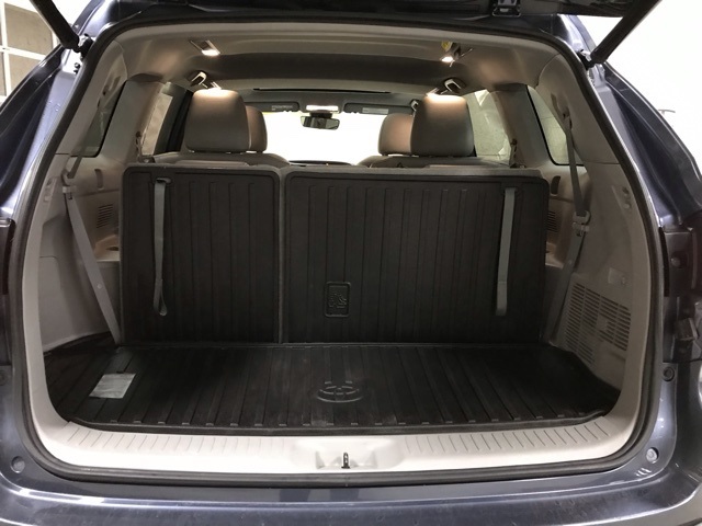 2019 Toyota Highlander XLE photo 3