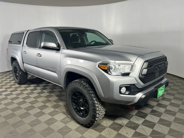 2021 Toyota Tacoma SR5's photo