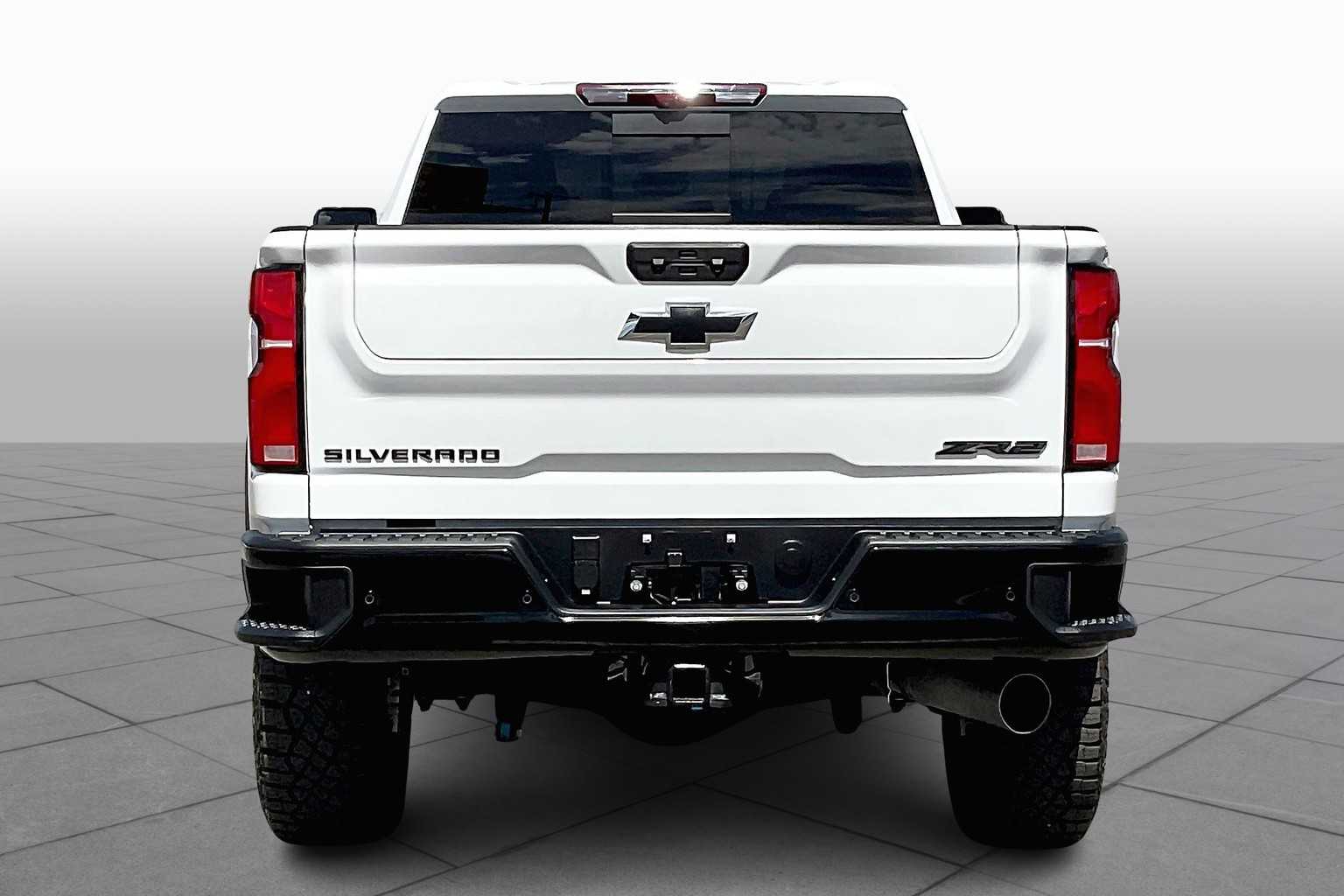 2025 Chevrolet Silverado 2500HD ZR2 photo 4