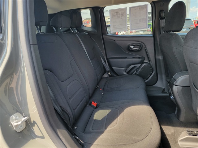 2022 Jeep Renegade Latitude photo 17