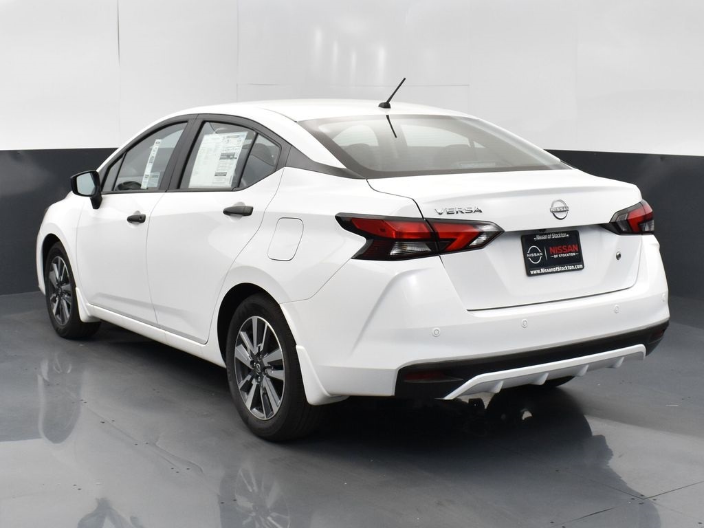 2025 Nissan Versa 1.6 S photo 5