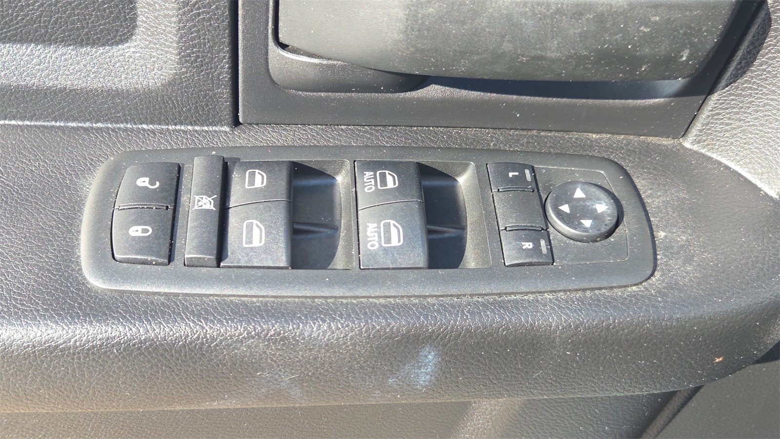 2018 Ram 1500 Tradesman photo 28