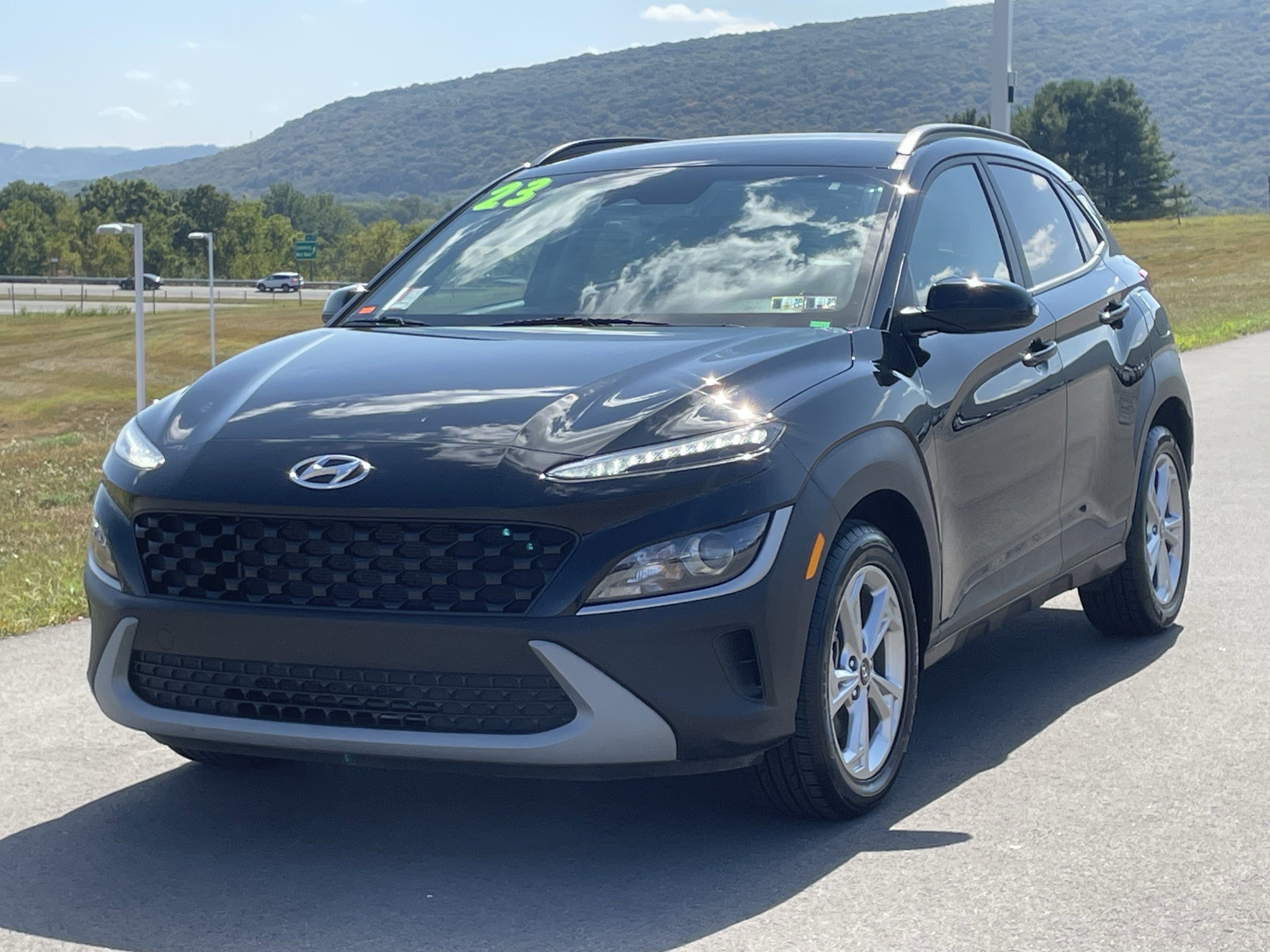 2023 Hyundai Kona SEL photo 5