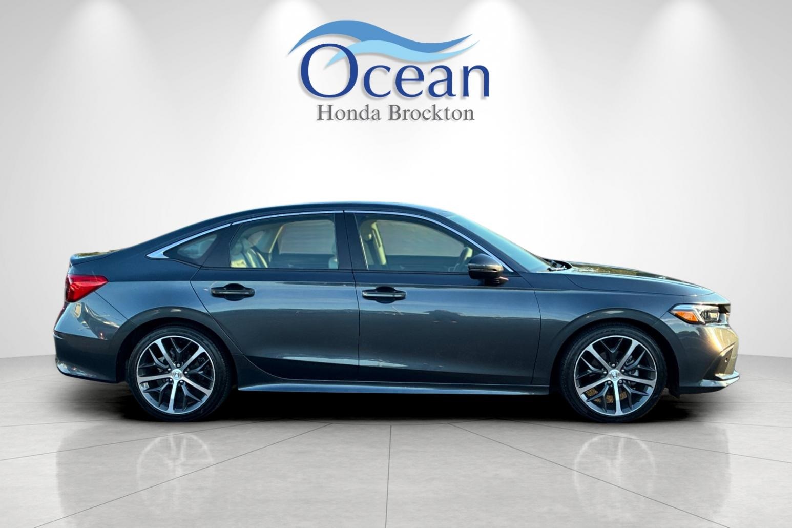 2024 Honda Civic Touring photo 2