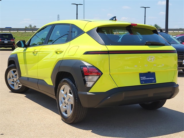 2024 Hyundai Kona SE photo 3
