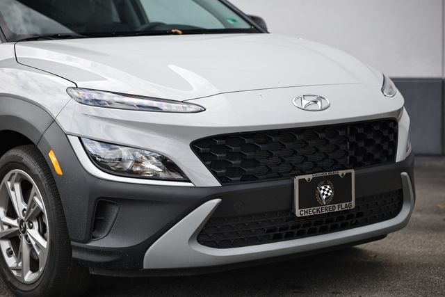 2023 Hyundai Kona SEL photo 2