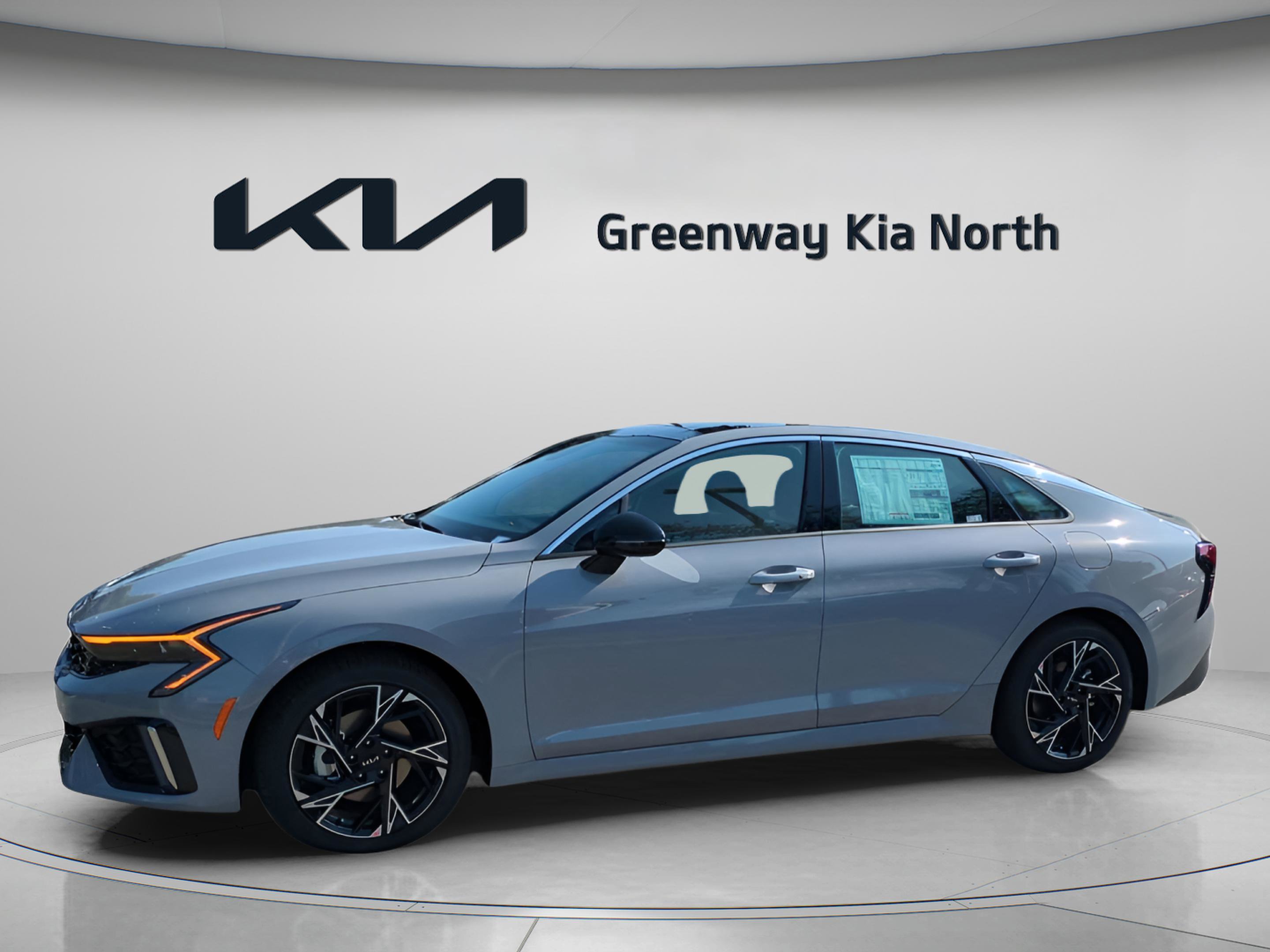 2025 Kia K5 GT-Line photo 3