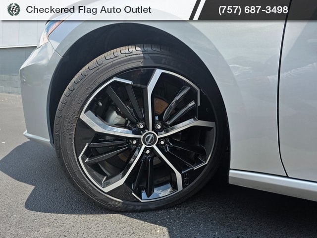 2023 Nissan Altima 2.5 SR photo 13