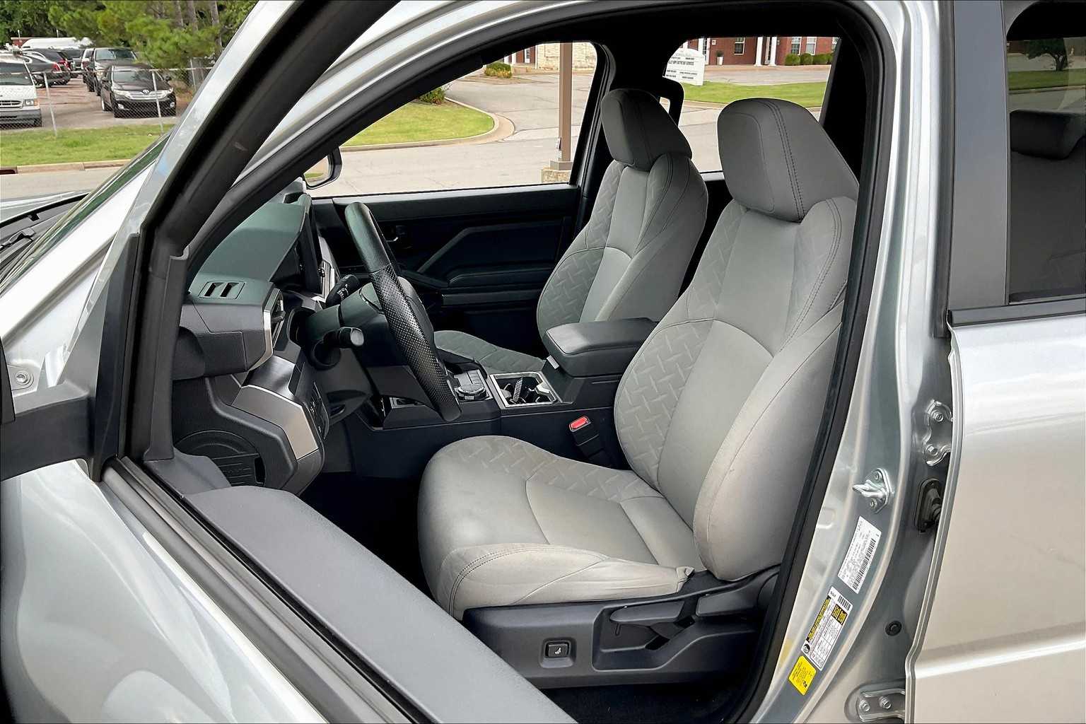 2024 Toyota Tacoma SR5 photo 7