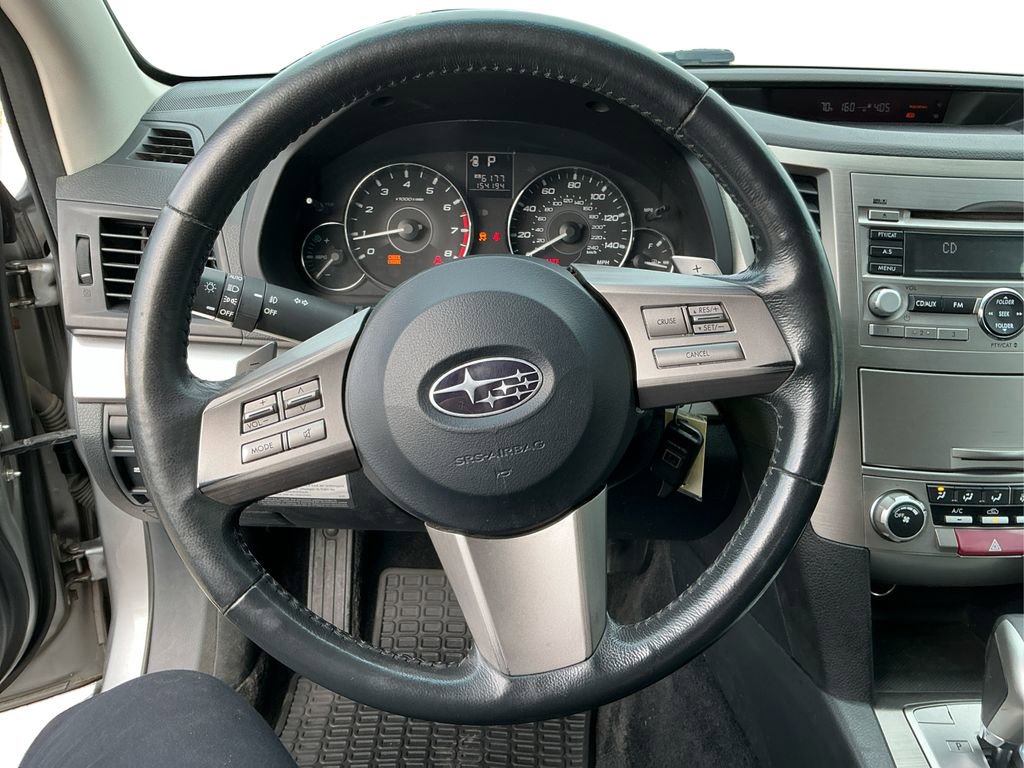 2011 Subaru Outback 2.5i Premium photo 12