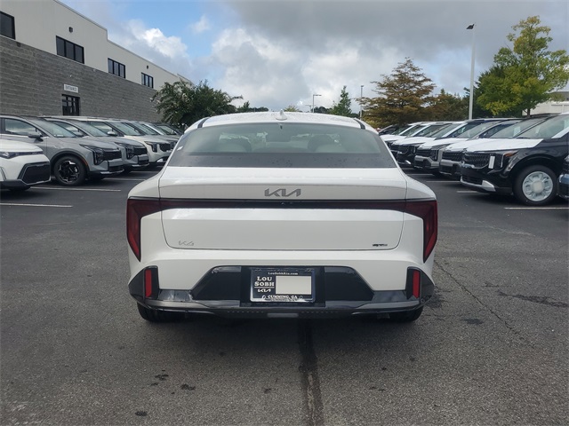 2025 Kia K4 GT-Line photo 3