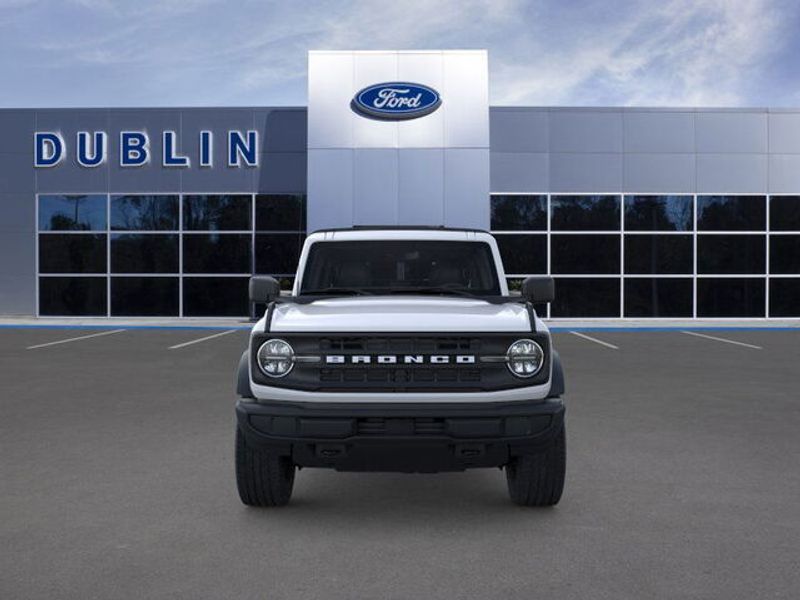 2025 Ford Bronco Base photo 3
