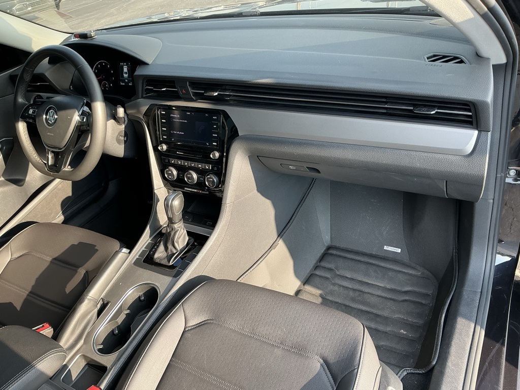 2021 Volkswagen Passat 2.0T SE photo 25