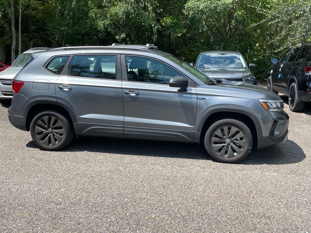 2023 Volkswagen Taos S photo 2