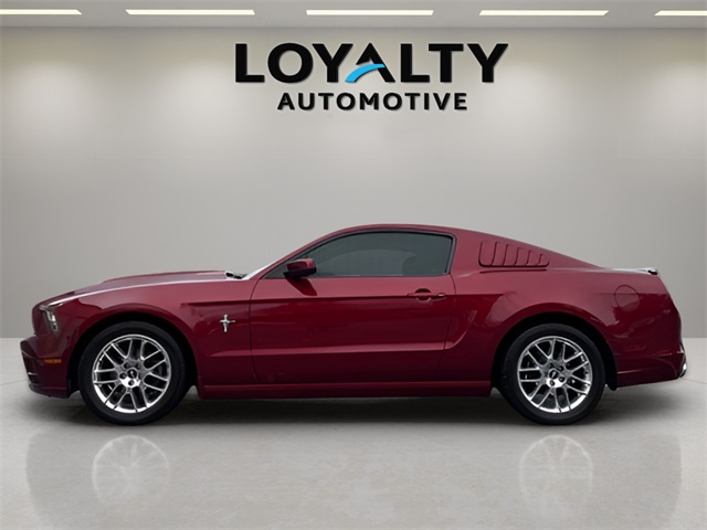 2014 Ford Mustang V6 Premium photo 2