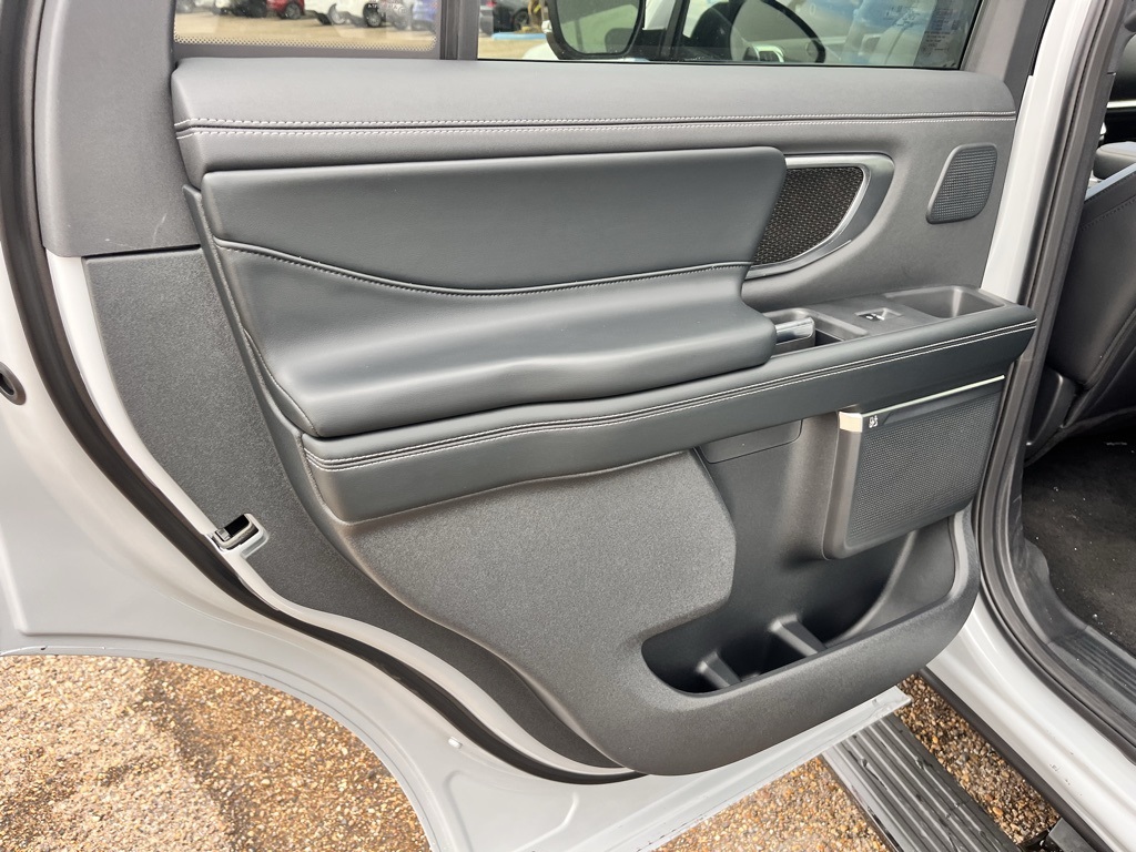 2025 Ford Expedition Platinum photo 21