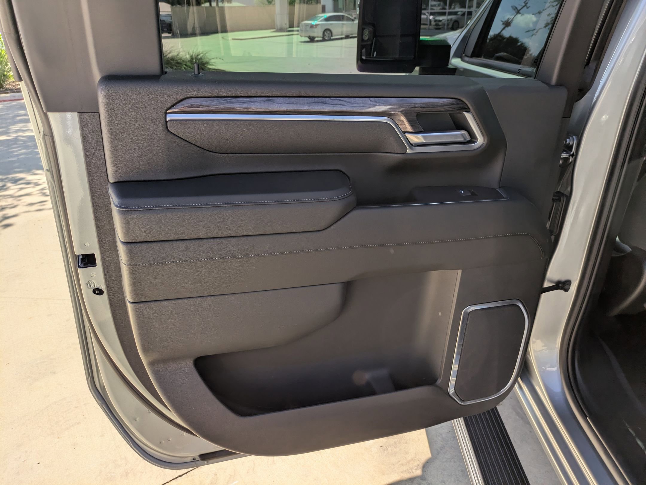 2025 Chevrolet Silverado 2500HD LTZ photo 15