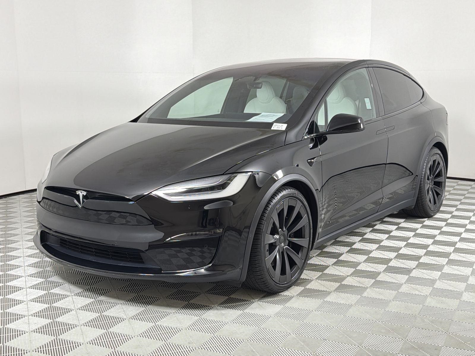 2023 Tesla Model X Long Range's photo