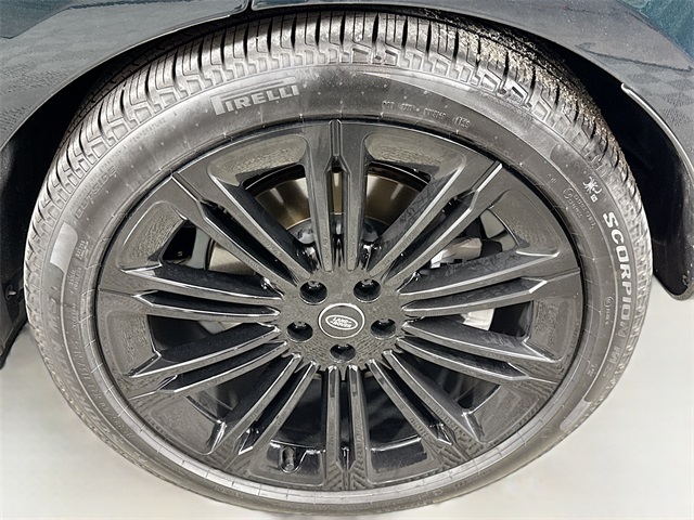 2025 Land Rover Range Rover SE photo 27