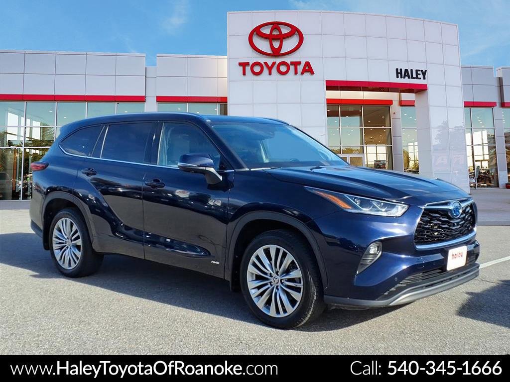 2023 Toyota Highlander Platinum's photo