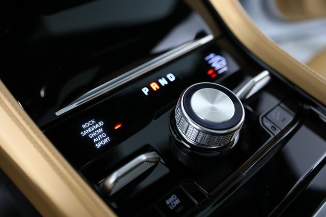 2025 Jeep Grand Cherokee Summit Reserve photo 13